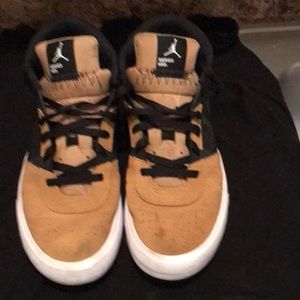 Jordan Series. Mid black gold and white fair condition